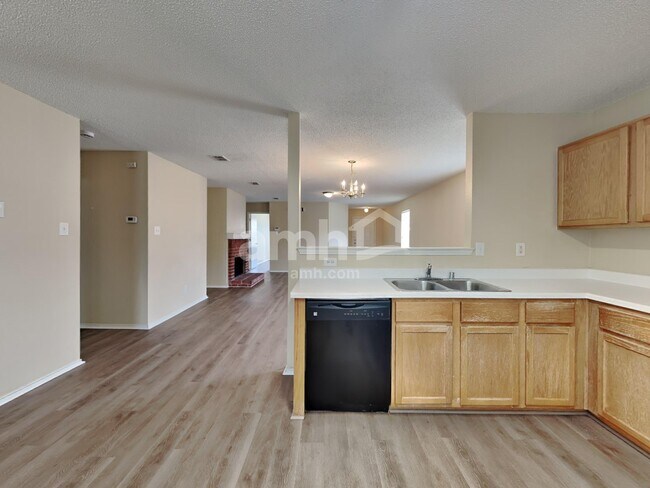 Foto del edificio - 4217 Meadowknoll Dr