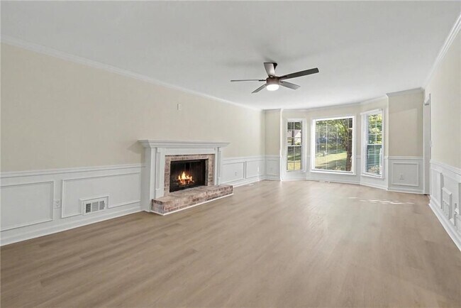 Building Photo - 8541 Birch Hollow Dr