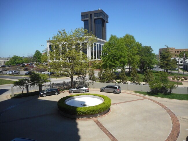 Close to restaurants and theaters - 350 S John Q Hammons Pky