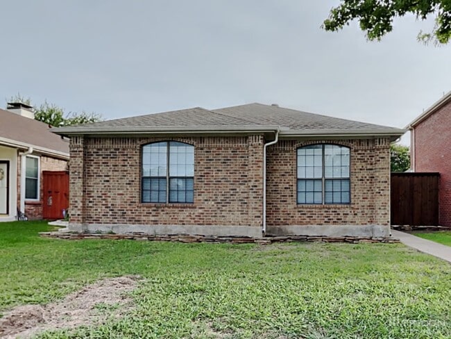 Building Photo - 1121 Cypress Ln