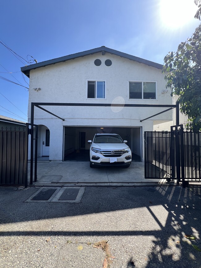 Building Photo - 5316 Inglewood Blvd