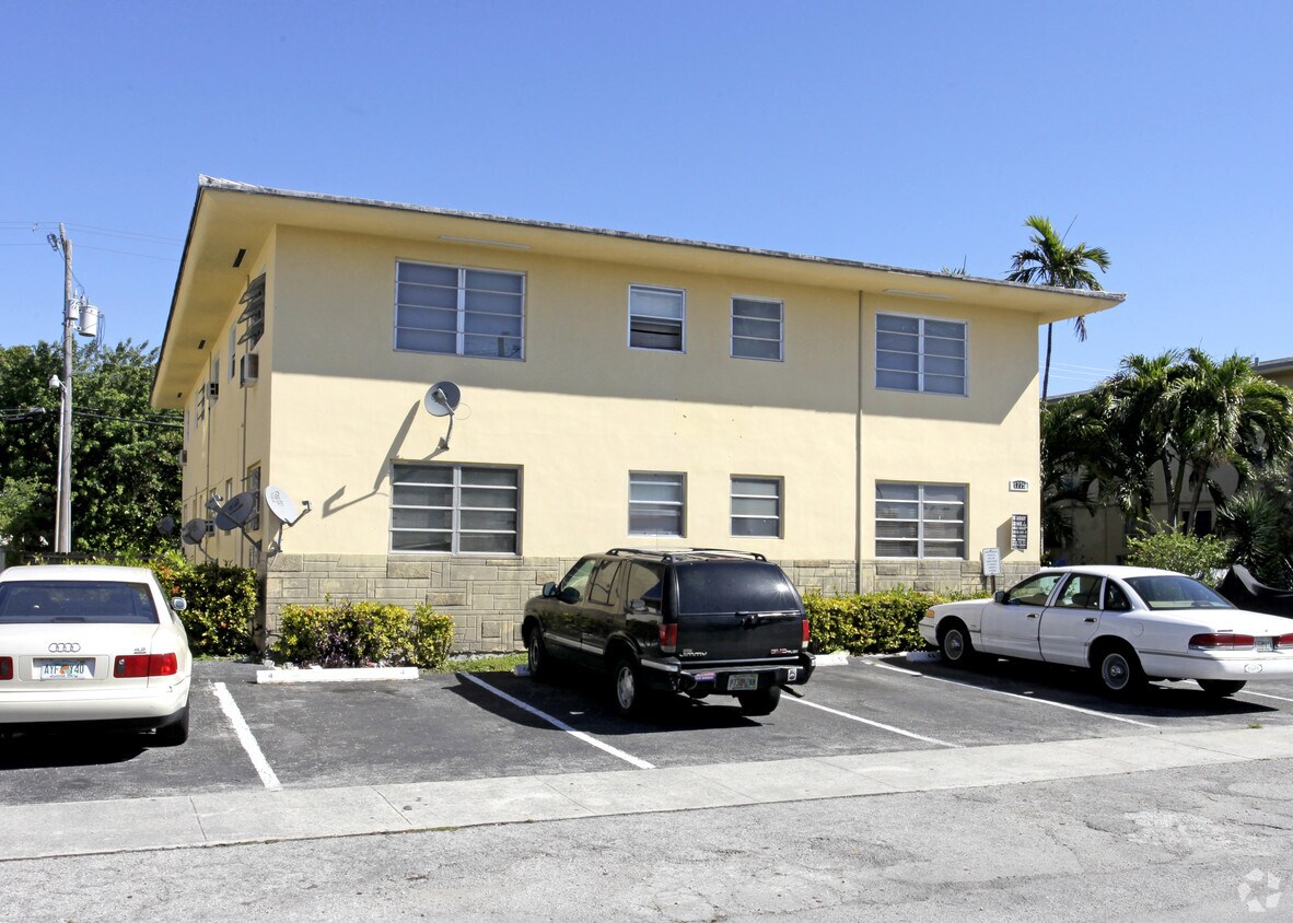 Building Photo - 1775 NE 116th Rd