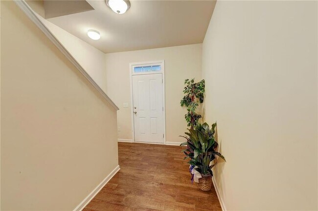 Foto del edificio - 602 Dodson Lake Ct