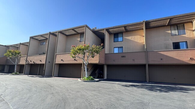 Foto del edificio - 1 bd with garage