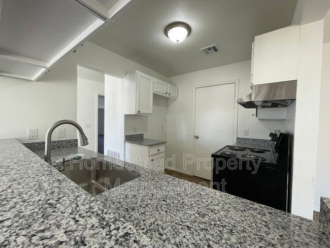 Photo - 10020 S Clegern St House