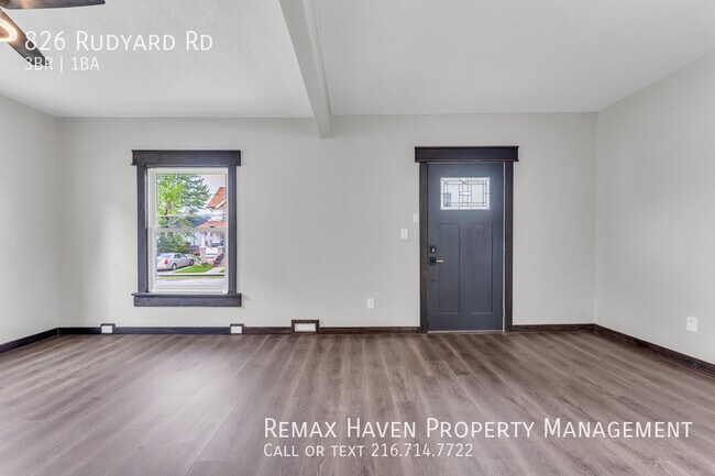 Foto del edificio - 826 Rudyard Rd