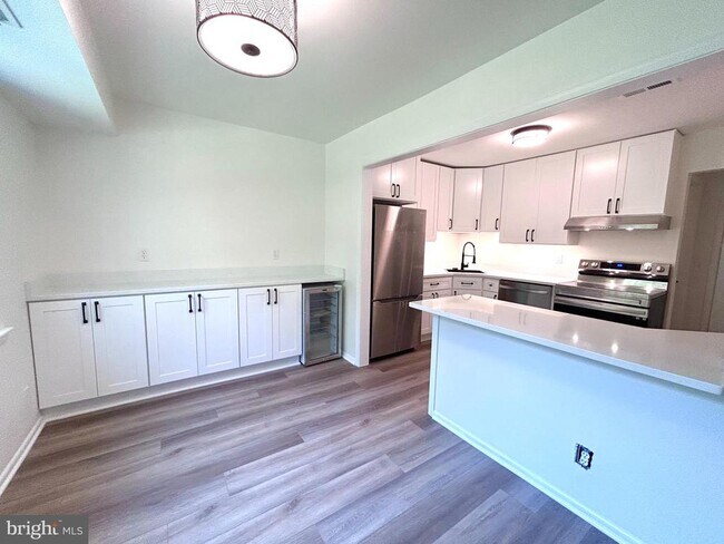 Building Photo - 107D Donzen Dr