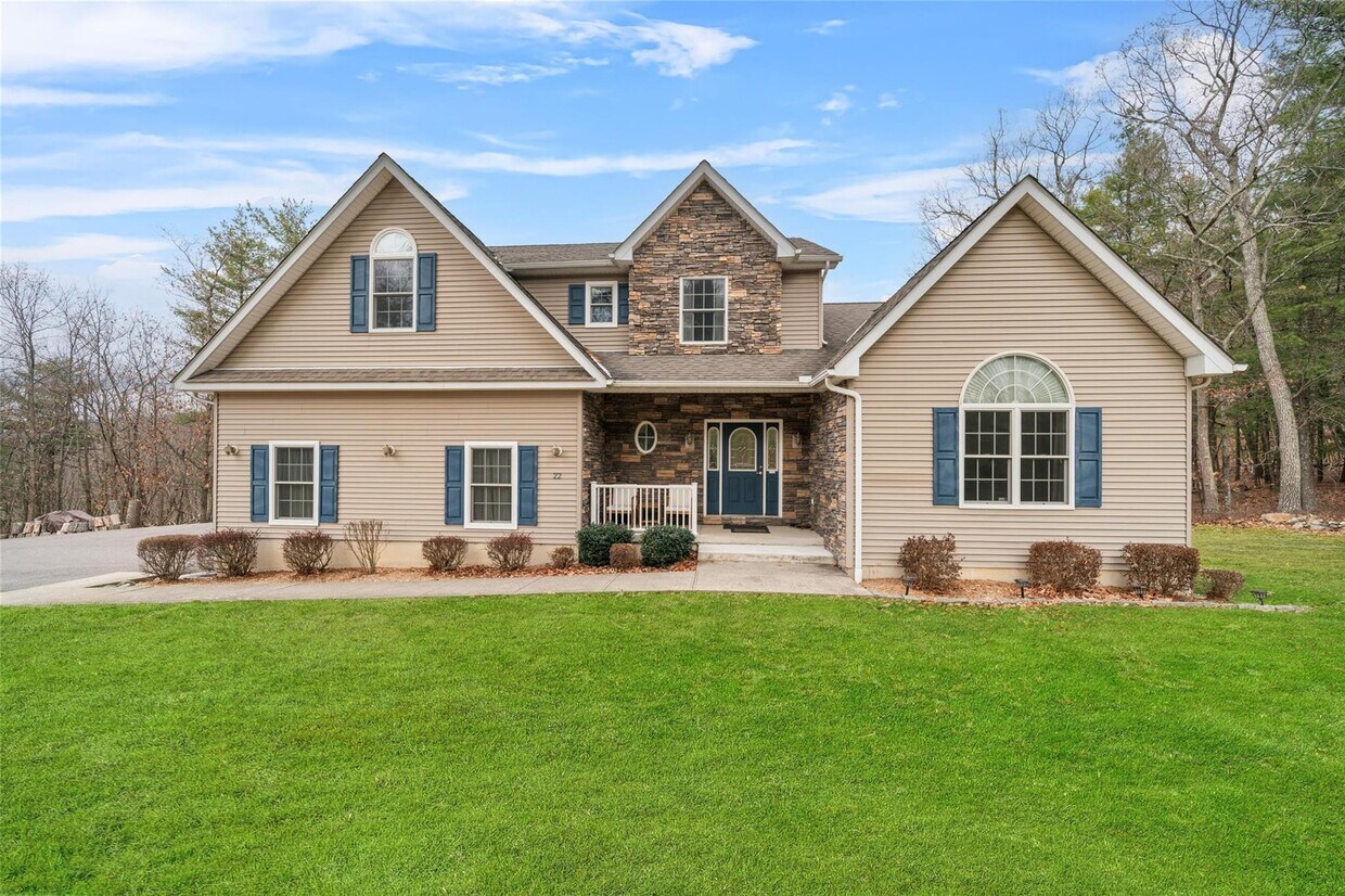 Primary Photo - 22 Apple Hill Dr
