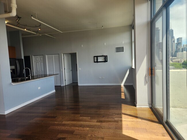 Foto del edificio - 511 W Division St