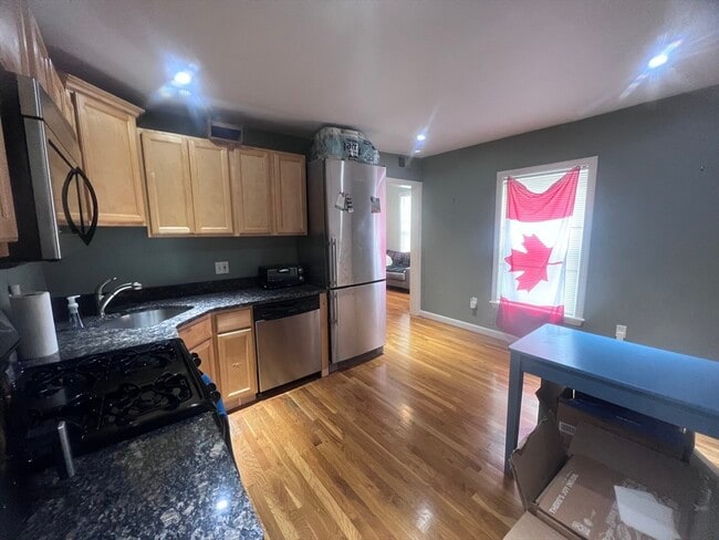 Building Photo - 6 Arcadia St