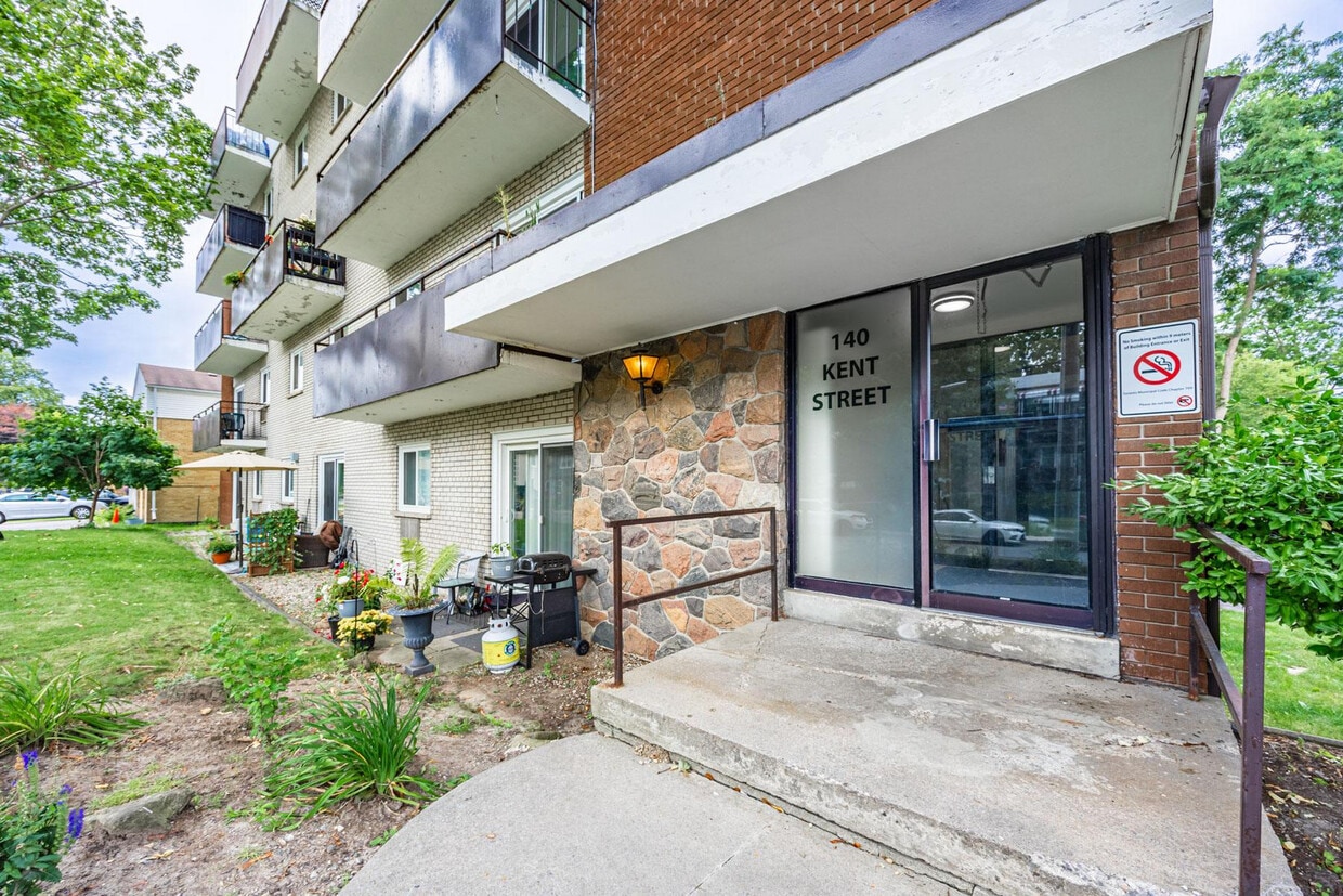 Building Photo - Kent Manors Apartment