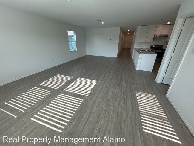 Foto del edificio - 4 br, 2 bath House - 9946 Dicket Mead Road