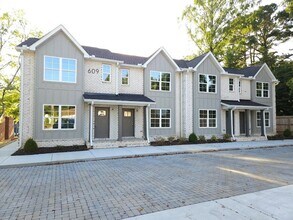 Building Photo - 609 Fairview Ave