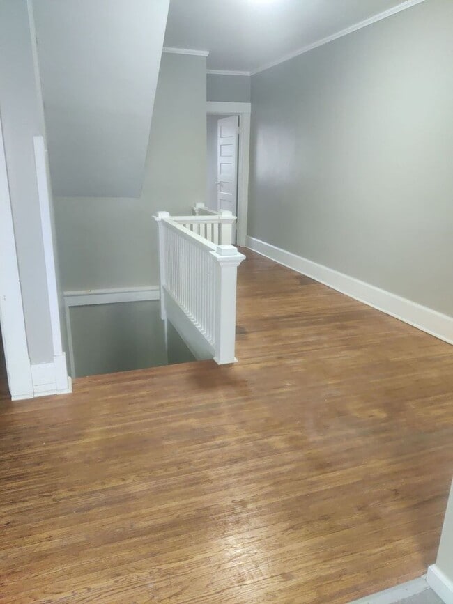 Building Photo - 704-706 E Main Street