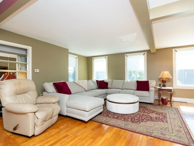 Foto del edificio - 552 E 7th St