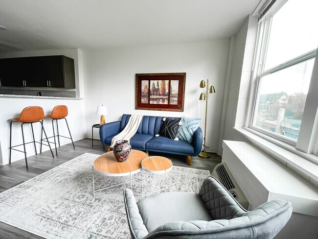 Foto del edificio - 2438 Highland Ave
