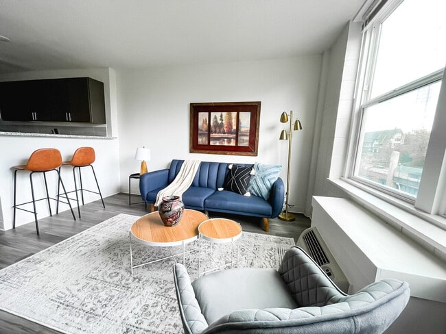 Foto del edificio - 2442 Highland Ave