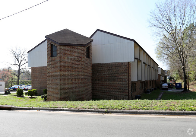 Foto del edificio - Morehead Hills Senior Apartments