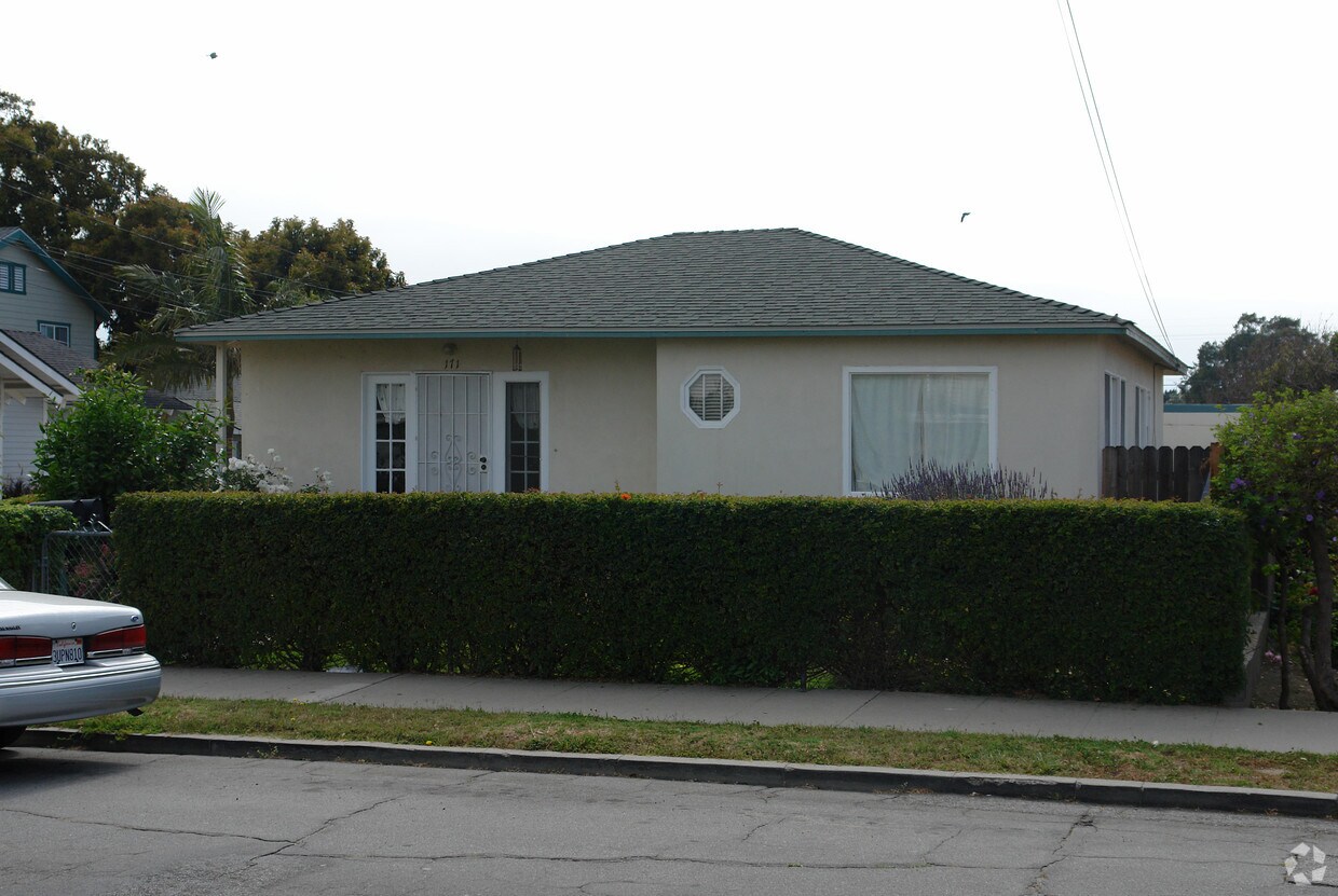 Building Photo - 171-183 S Santa Cruz