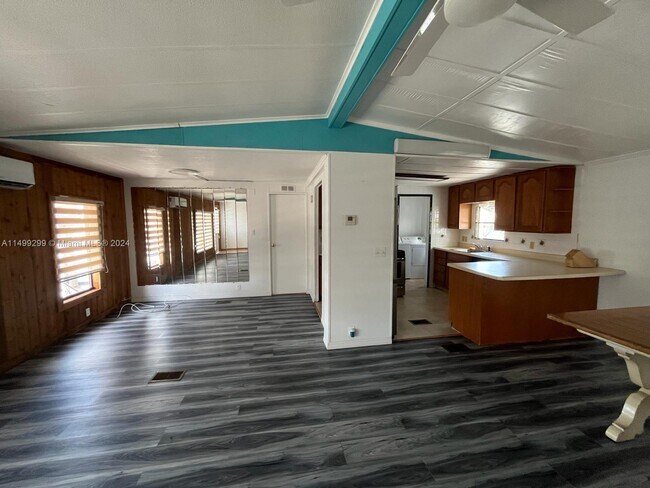 Building Photo - 18 Pelican Rd
