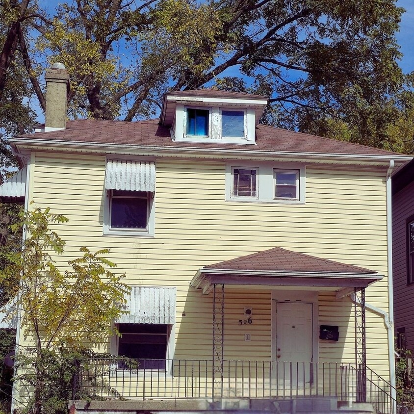 Primary Photo - 526 W Mulberry St