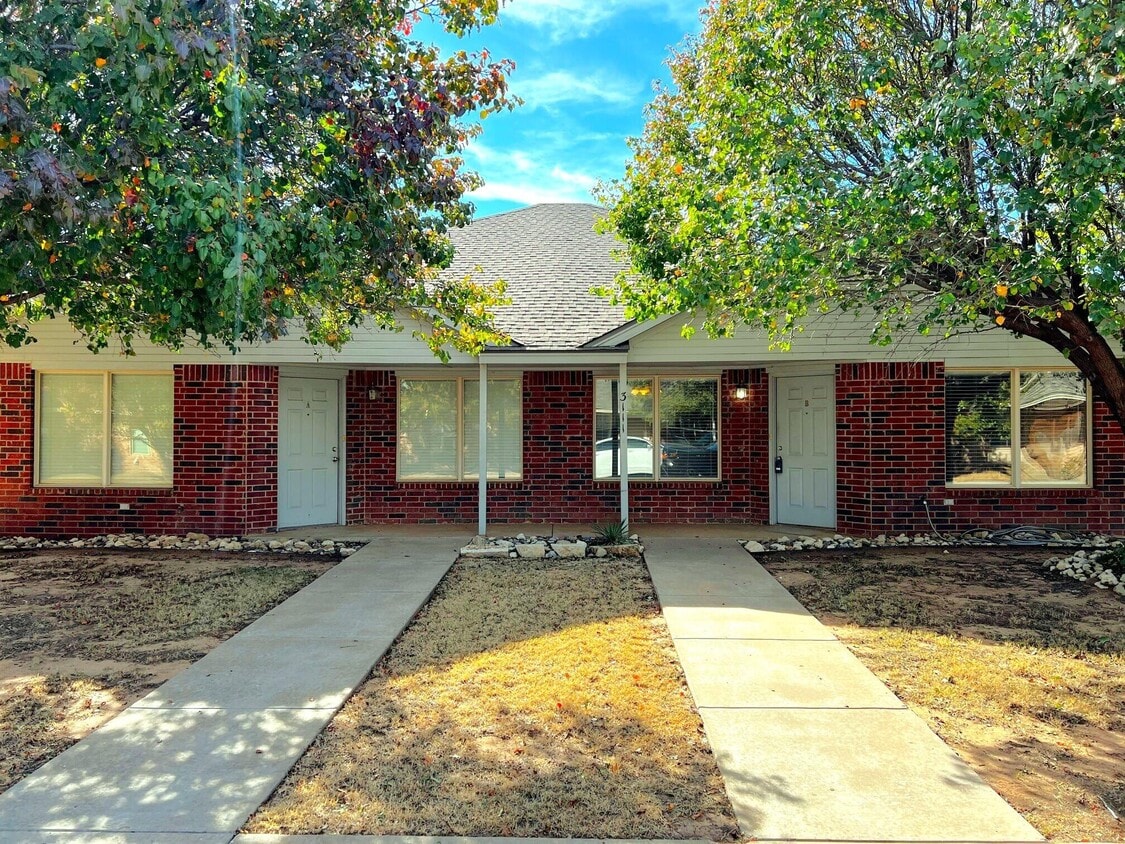 Foto principal - 3111 109th St