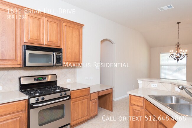 Foto del edificio - 1611 Briar Hill Dr