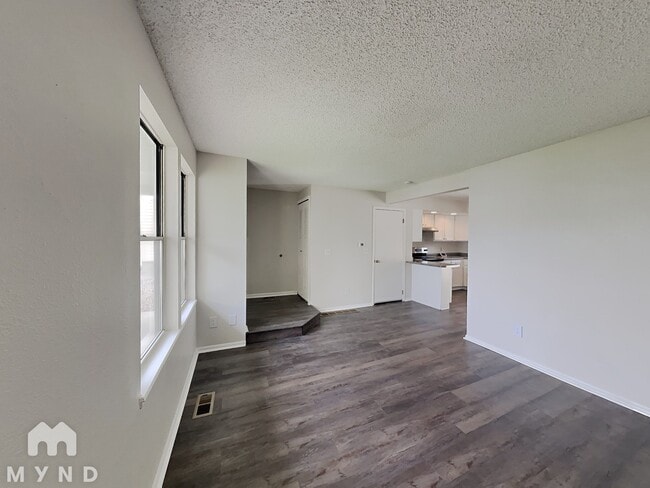 Building Photo - 17224 E Ford Dr