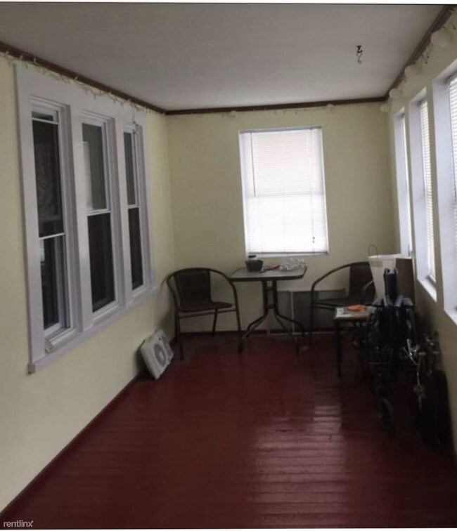 Building Photo - 404 Abell Ave