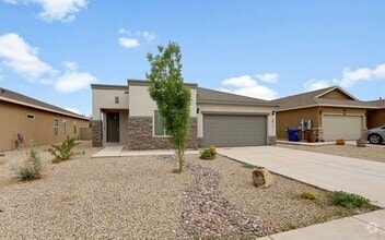 Building Photo - 2911 Aragon Ave