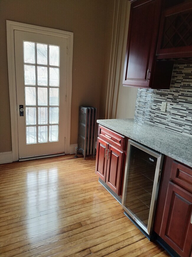 Building Photo - 23 E.4th St