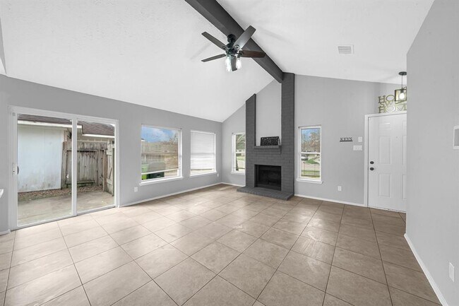 Foto del edificio - 4925 Greenwood Dr