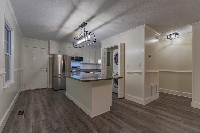 Building Photo - 205 Park Ridge Dr