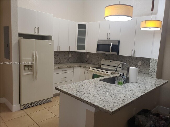 Building Photo - 13752 SW 169th Ln