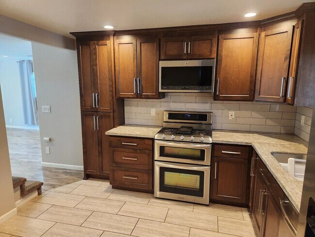 Foto del edificio - 943 Shearer St