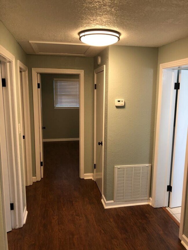 Building Photo - 3 bedroom in Valdosta GA 31602
