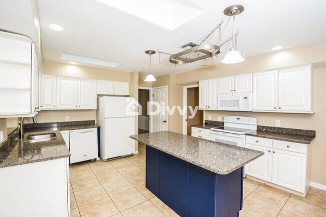 Foto del edificio - 409 Whispering Oak Lane