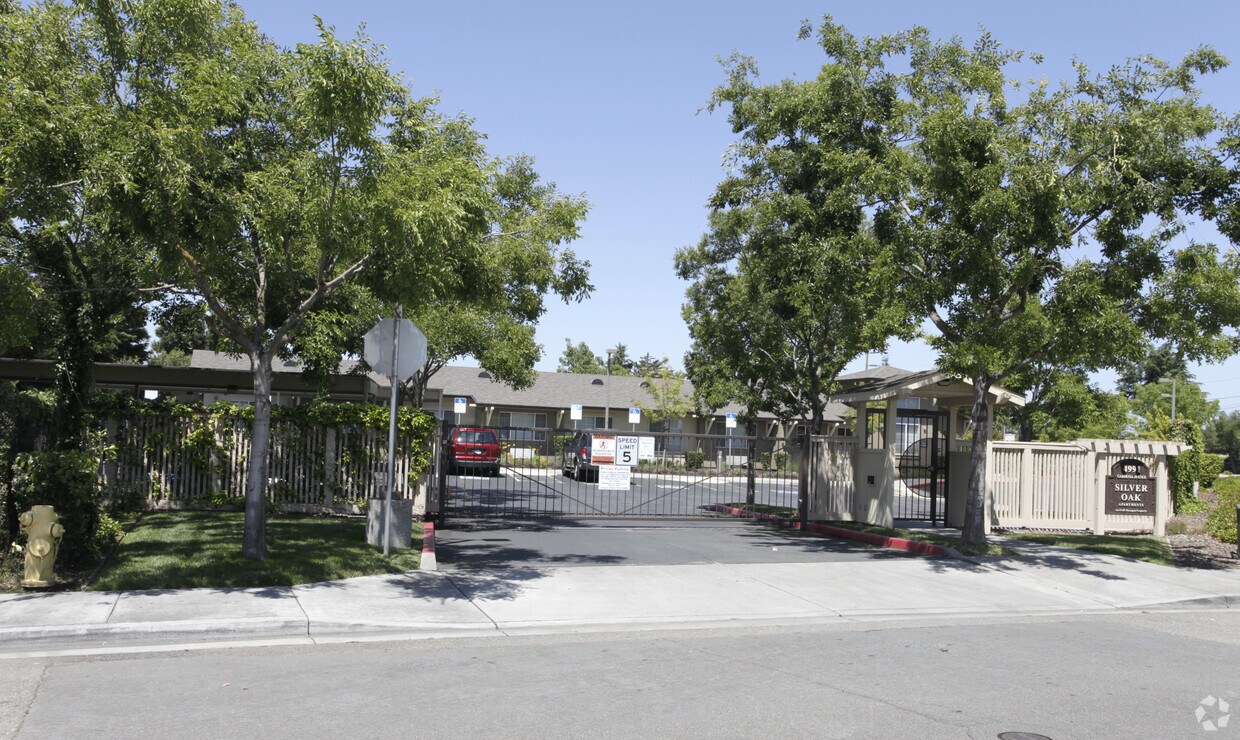 Foto principal - Silver Oak Apartments