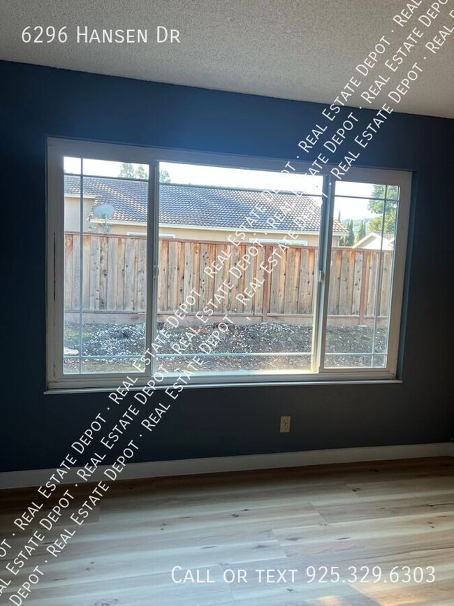 Building Photo - 6296 Hansen Dr