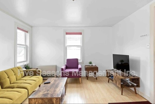Building Photo - 133 Elmwood Ave