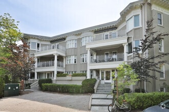 Building Photo - 75 Crescent Rd