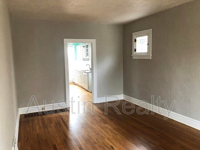 Foto del edificio - 5822 W Park Ave