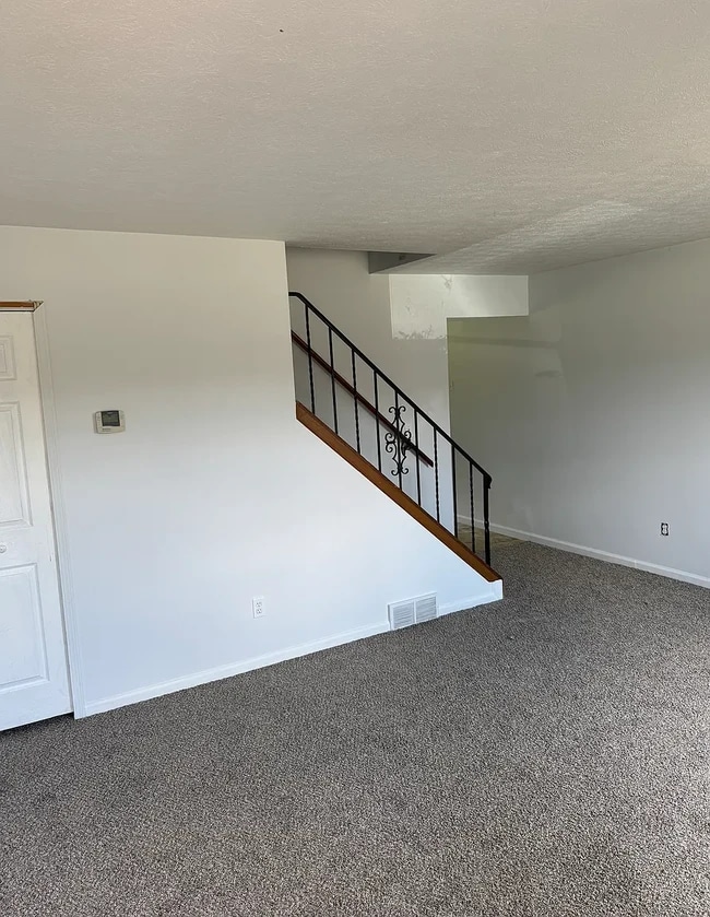 Building Photo - 452 Seville Rd