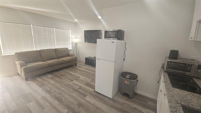 Foto del edificio - 6903 N River Blvd