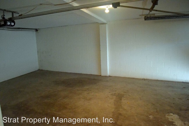 Building Photo - 1730 Thomas Ave