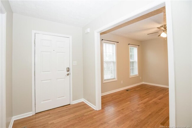 Foto del edificio - 6030 Greenway Dr