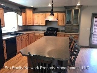 Foto del edificio - 4 br, 3.5 bath House - 201 East 1600 North
