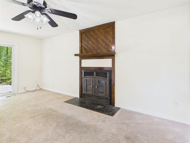 Building Photo - 10649 Genlou Rd
