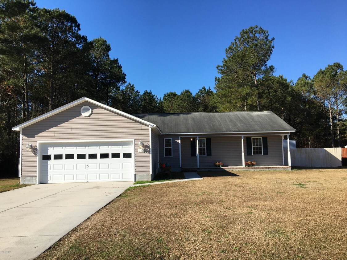 Primary Photo - 219 Bishop Dr