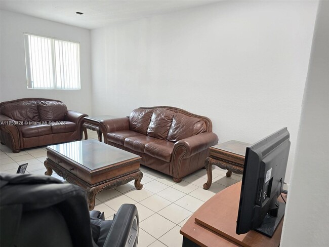 Foto del edificio - 1656 SE 29th Ct